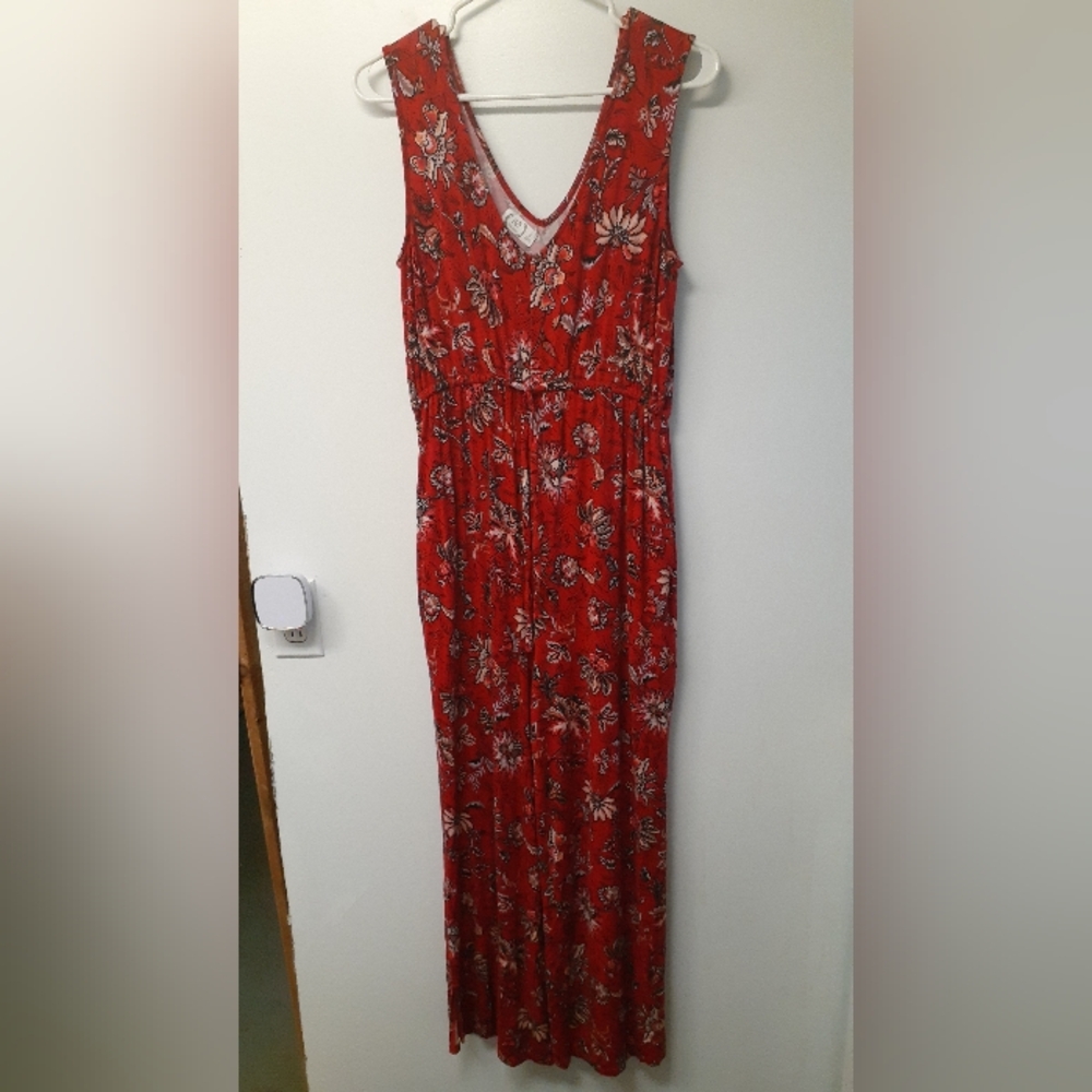Pretty red flowered jumpsuit - Maurices' brand - size small
